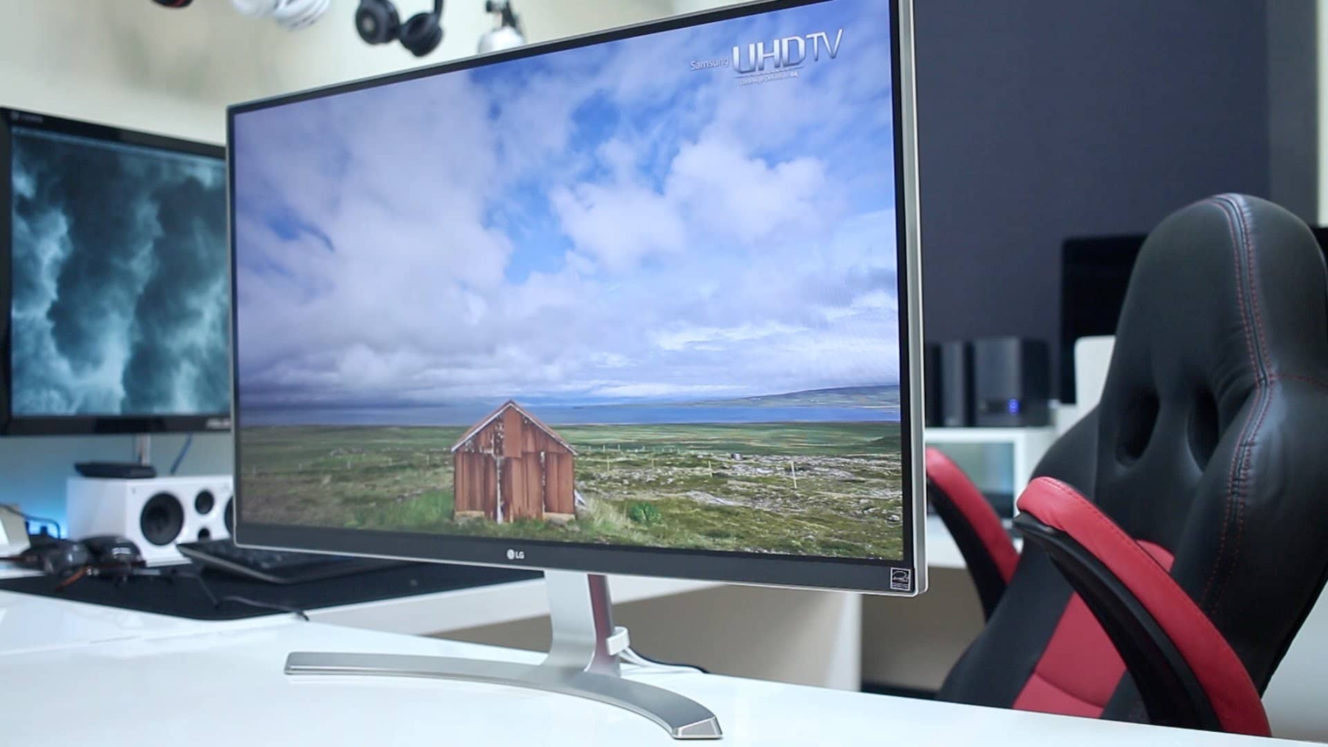 EPic Best Budget 4K Uhd Monitor in Living room