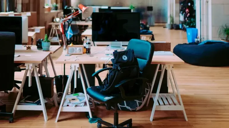 Customizable loft office